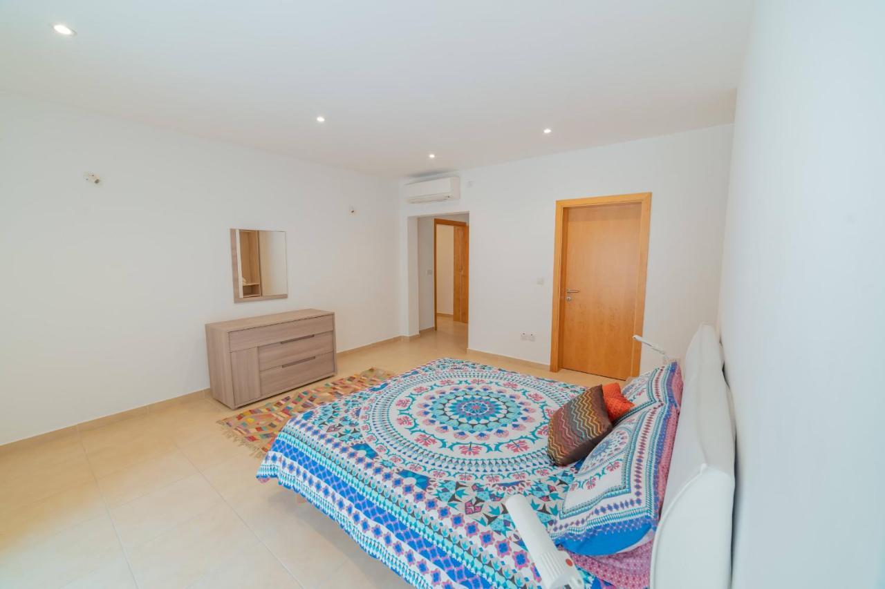 Luxury Seaview & Pool-Hosted By Sweetstay Mellieħa Exterior foto